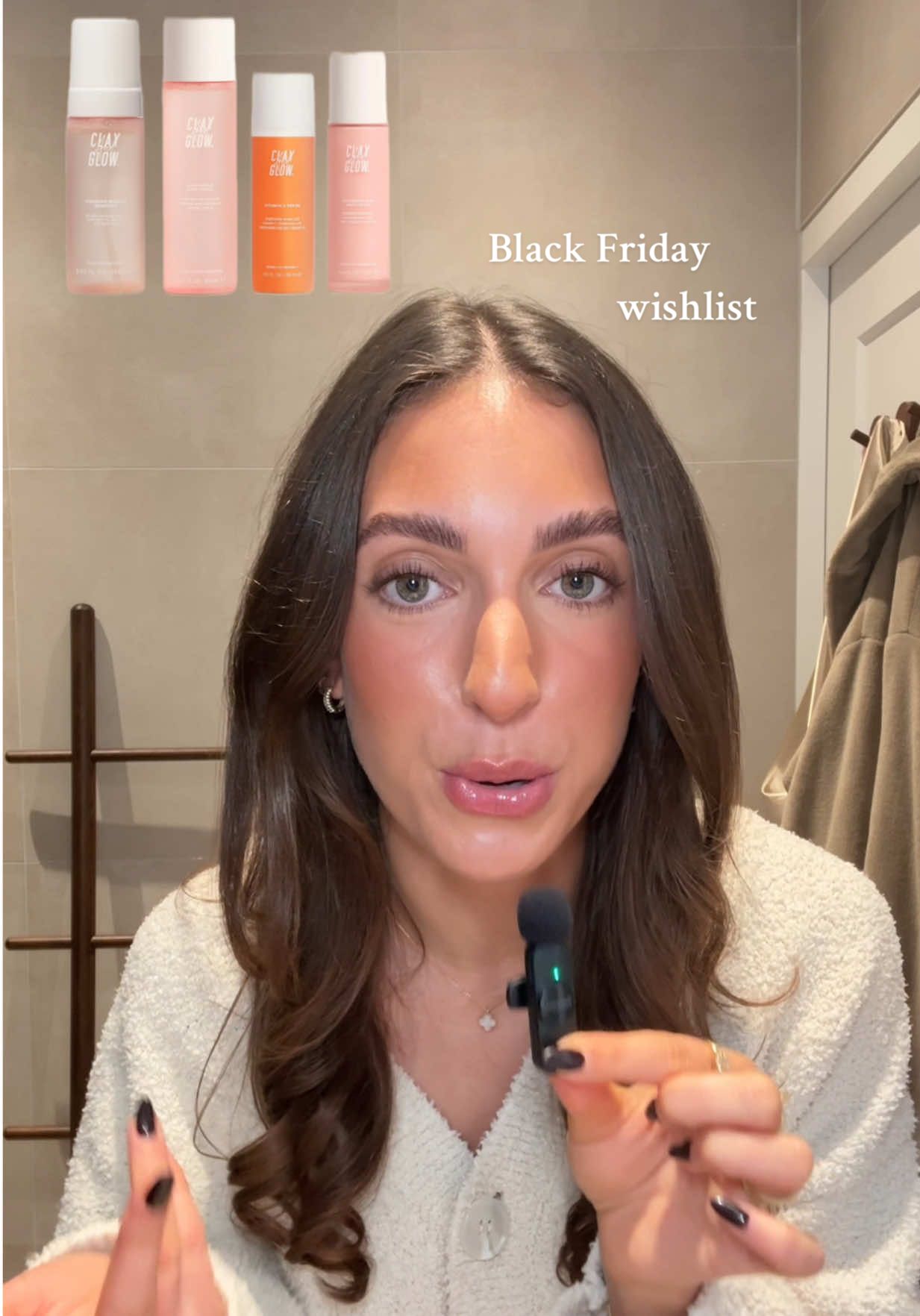 TikTok post by @sachaslokker for Clay And Glow. Caption reads: Wat staat er op jullie wishlist? 🫧 @Clay And Glow....