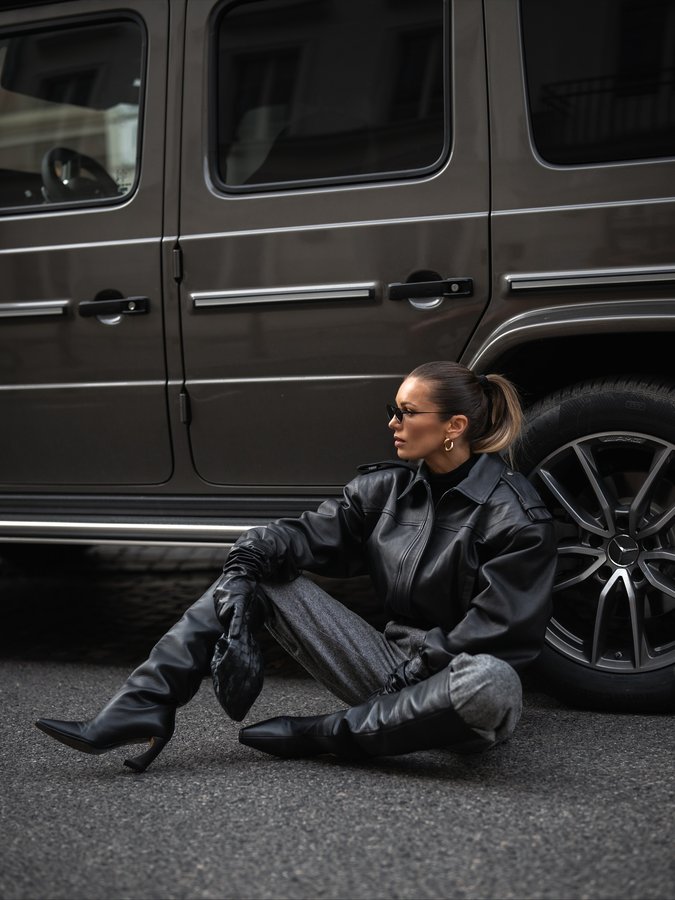 Instagram post by @mrs.edithh for ANINE BING. Caption reads: [...] code  is valid permanently} ad 
Pants....