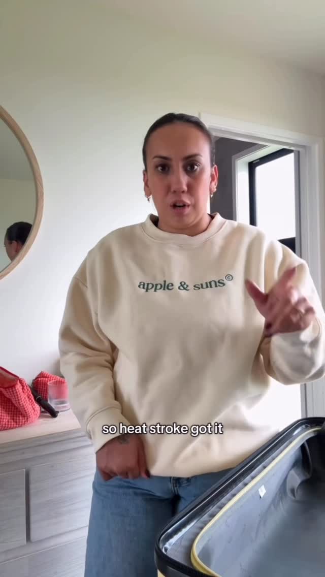 Instagram post by @lisaperesecullen for Qantas. Caption reads: Heading to Brisbane with @qantas for a moment that....