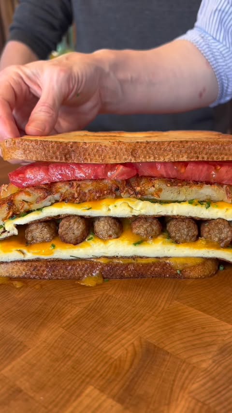 Instagram post by @seattlehanddoc for ButcherBox. Caption reads: [...] healthy options for busy breakfasts.....