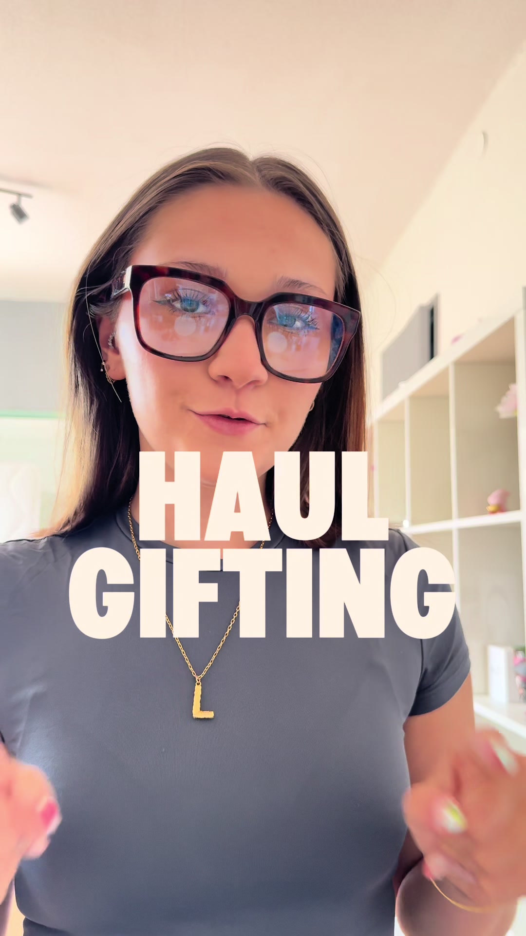 TikTok post by @lindsayfaitlastar for Nice Work Paris. Caption reads: [...] !! #haul #prhaul #lifestyle *offert....