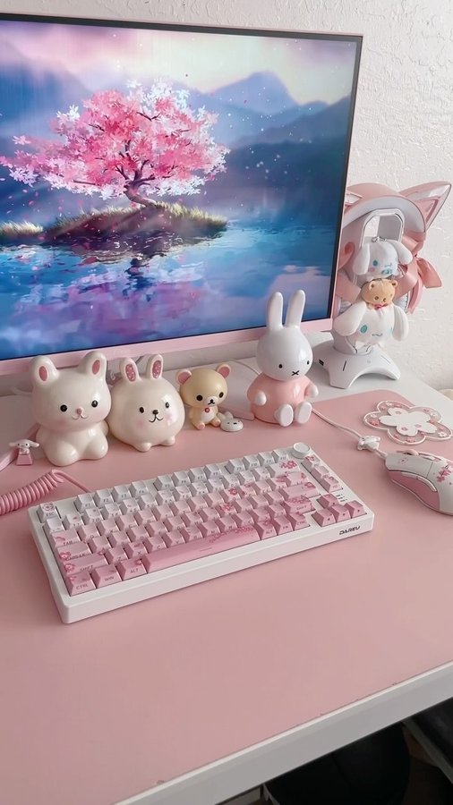 Instagram post by @bloodchan for DAREU. Caption reads: dareu EK75 keeb ⌨️🩷 thank you @dareu.global [...].