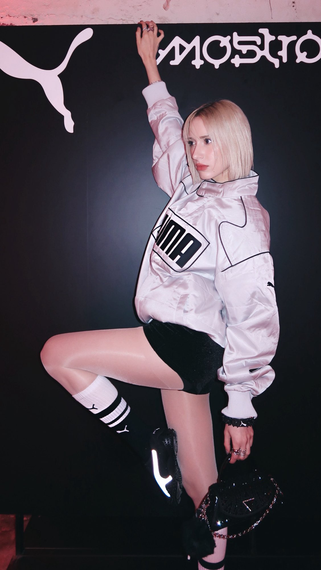 Instagram post by @minkiah for Puma. Caption reads: Look inspo en la queen Rose que es la chica Puma....