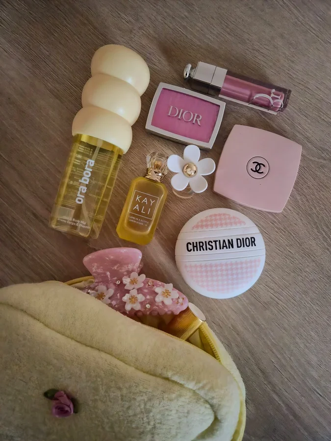 Instagram post by @lily_bsd_ for Emi Jay. Caption reads: [...] combo 🤭🌼🍦🍋🌸

I'm loving my new....