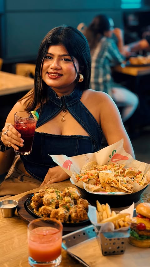 Instagram post by @feedingappetite for Chili's Grill & Bar. Caption reads: Mozzarella sticks, but make them FOUR ways 🤤🧀🔥....