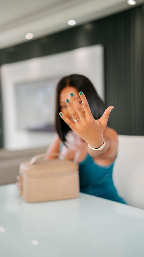 Instagram post by @lisa_mthembu for essie. Caption reads: [...] finish without the appointment! Essie Gel....