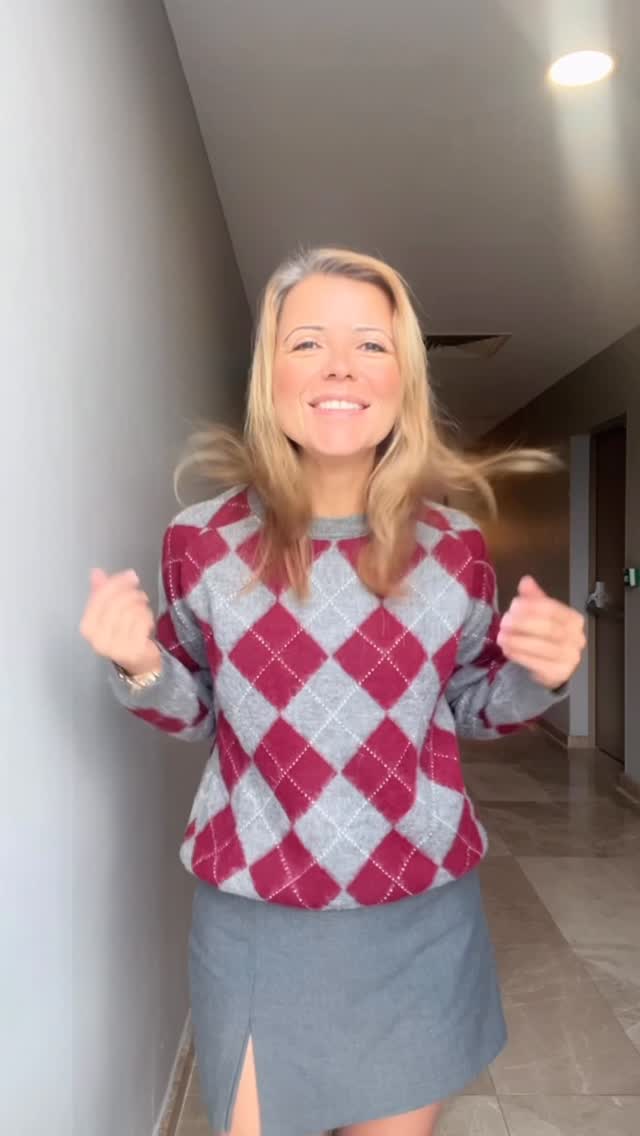 Instagram post by @sibelatilgann for Penti. Caption reads: #fitcheck 
Mutlumuyuzzz 🥳🥳😎🥰💫🎉😃❤️
#happy....