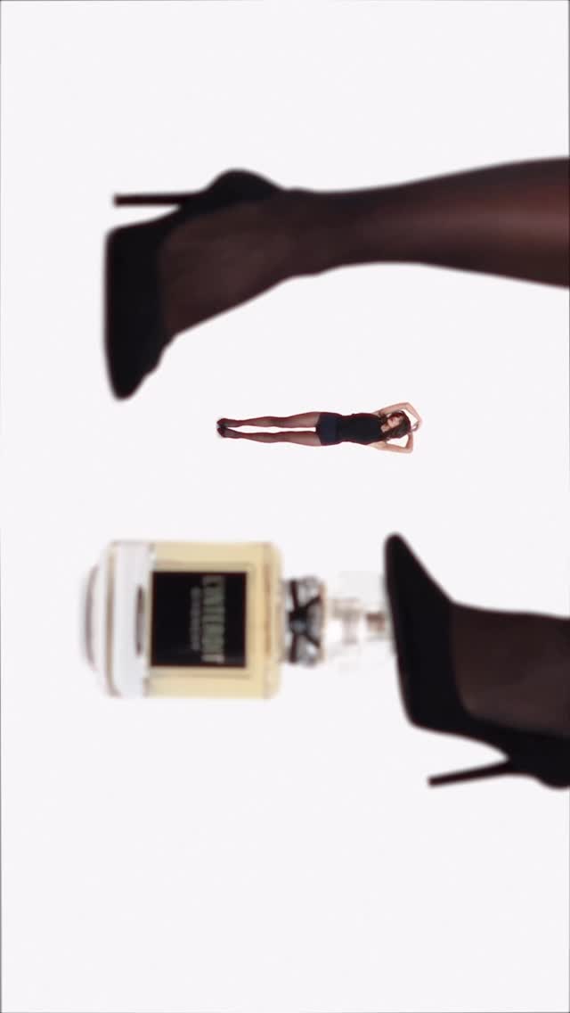 Instagram post by @anttonia for Givenchy Beauty. Caption reads: L’interdit Parfum: mais sofisticado, intenso e....