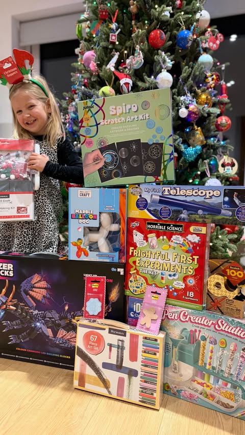 Instagram post by @craigfamilyblog for Ryman. Caption reads: Gifts sorted with @ryman 🎄 

Ad @gifta_uk [...].