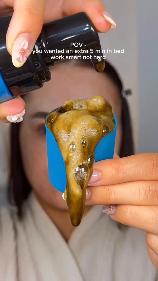 Instagram post by @ellejamesmakeup for St.Tropez. Caption reads: Tanning hack using @sttropeztan Express Mousse –....