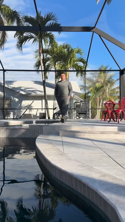 Instagram post by @life.as.eda for COOFANDY. Caption reads: Easy style, zero effort 👌
This Coofandy set is....