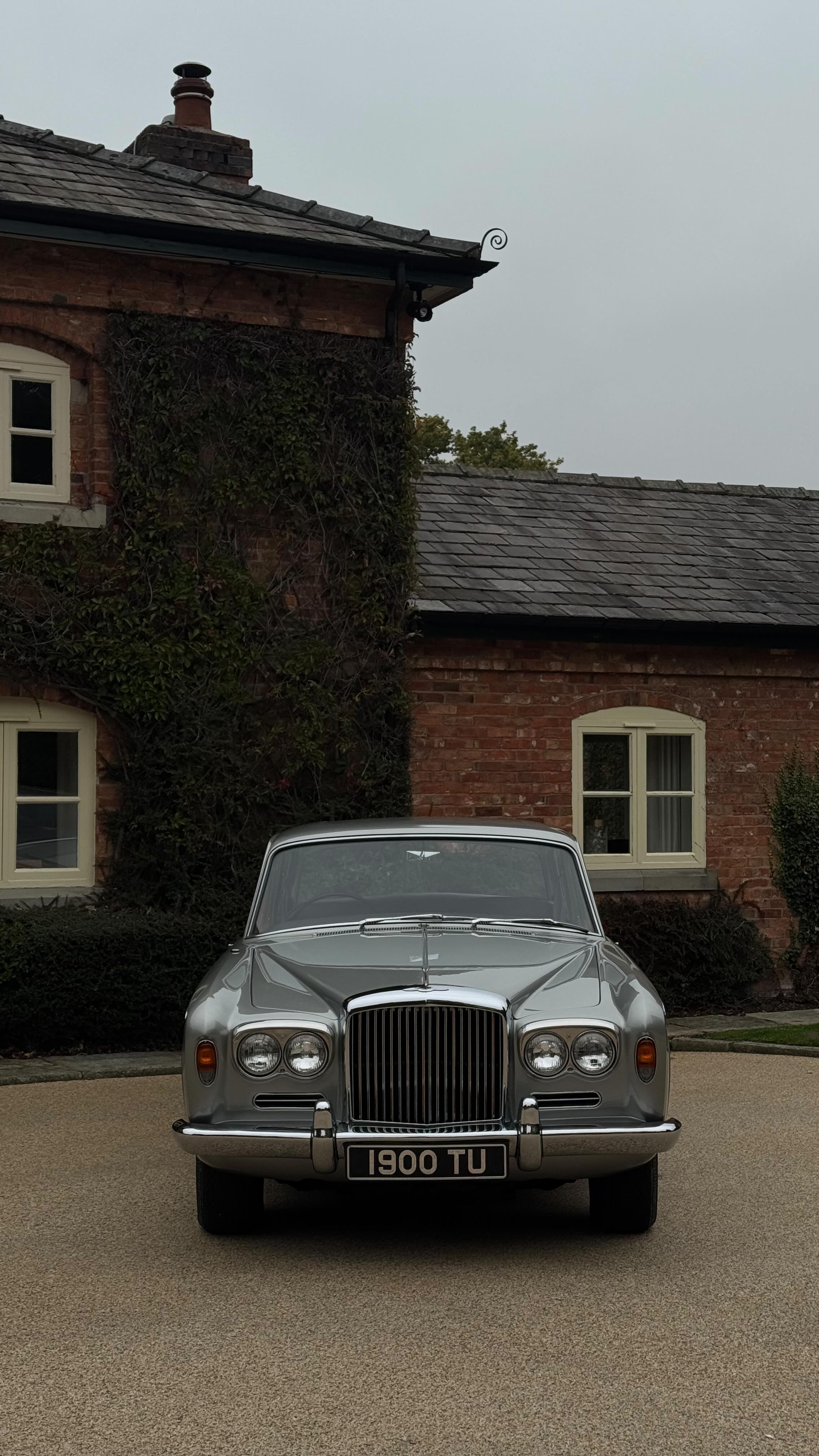 Instagram post by @hannaschoenwald for Bentley Motors. Caption reads: Old Bentley, new tricks! @bentleymotors Chassis....