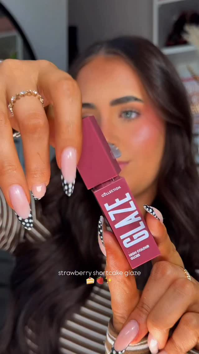 Instagram post by @itsheatherbell for Collection Cosmetics. Caption reads: The perrrfect pink 🎀✨
From....