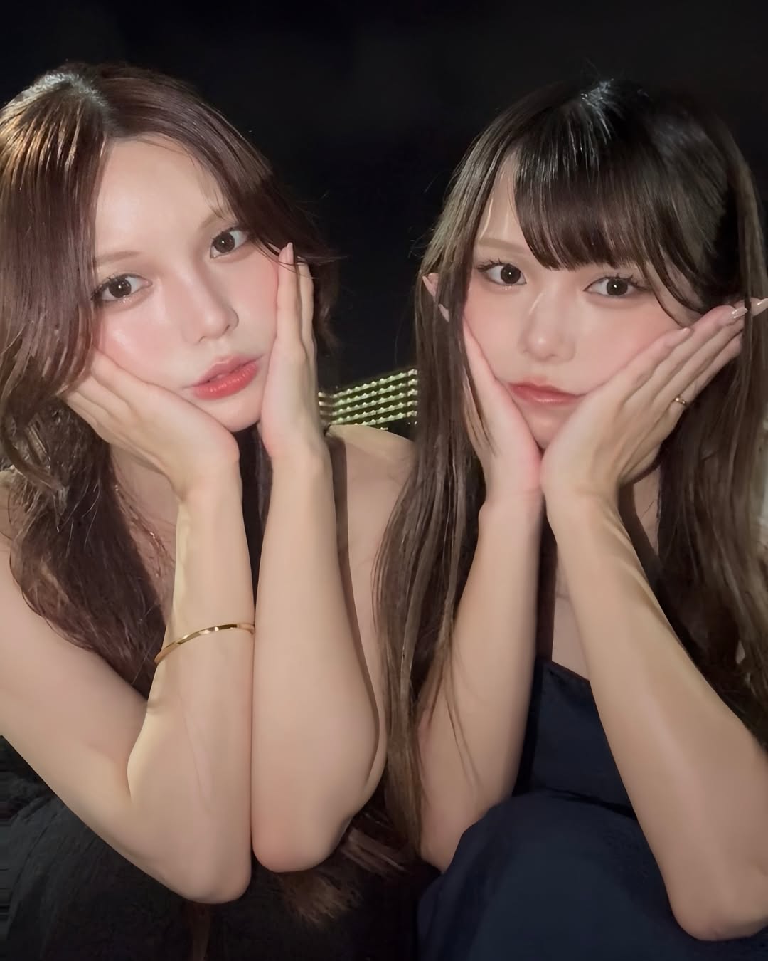 Instagram post by @maple_kagoshima for Gluck. Caption reads: 双子でペアネックレス🌙⟡꙳
華奢なキラキラが夜の2人時間も
寄り添ってくれる⏳👣

夜風に当たり....