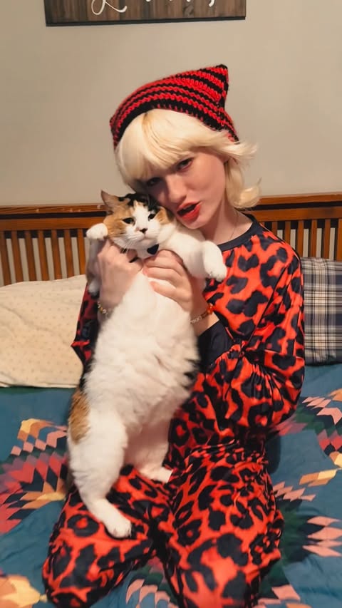 Instagram post by @graciousbean_ for Cherrykitten. Caption reads: [...] Set w/ the bow knit beanie from....