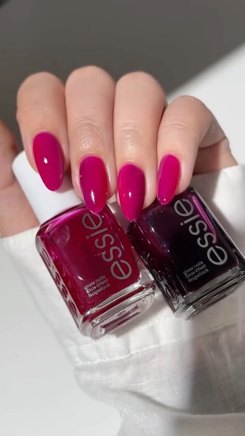 Instagram post by @simlynail for essie. Caption reads: [...] nails with the new, k-beauty inspired @essie....