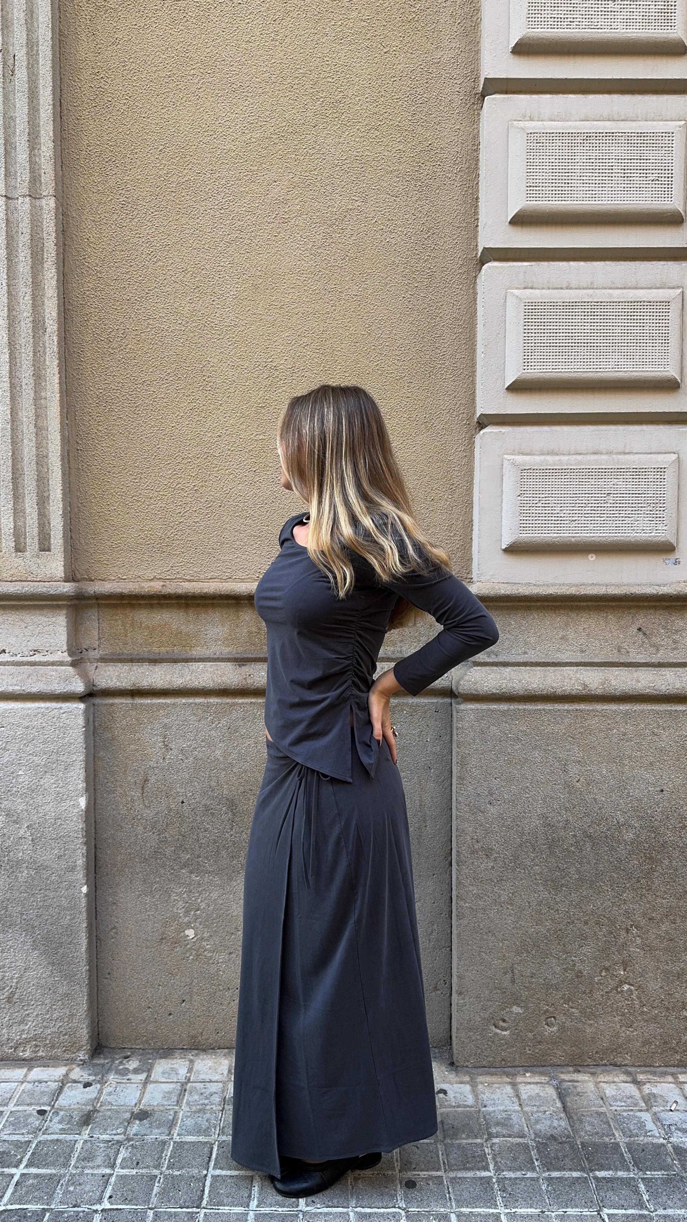 Instagram post by @jordinacot for Desigual. Caption reads: 🎂🦂 Prepara’t amb mi pels meus 26 🖤 outfit de....