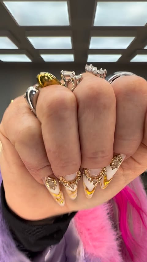 Instagram post by @bridiebrows for Booksy. Caption reads: Everyone… we have an announcement 📣😏
 In case....