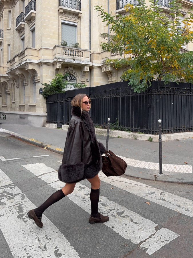 Instagram post by @carla_ginola for Jonak. Caption reads: Autumn look with @jonak 🤎

.

collaboration....