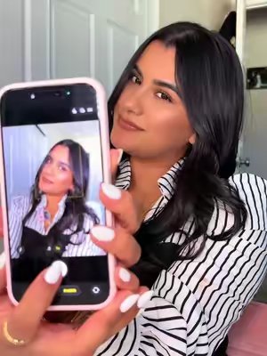 TikTok post by @iveet16_ for MAGIC JOHN. Caption reads: #iphone18promax #cutephonecase #magicjohn....