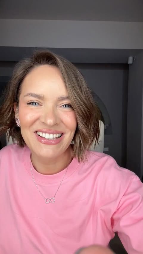 Instagram post by @anabrand for Sisley Paris. Caption reads: Pr unboxing
@clinea_greece 
@sisleyparisofficial....