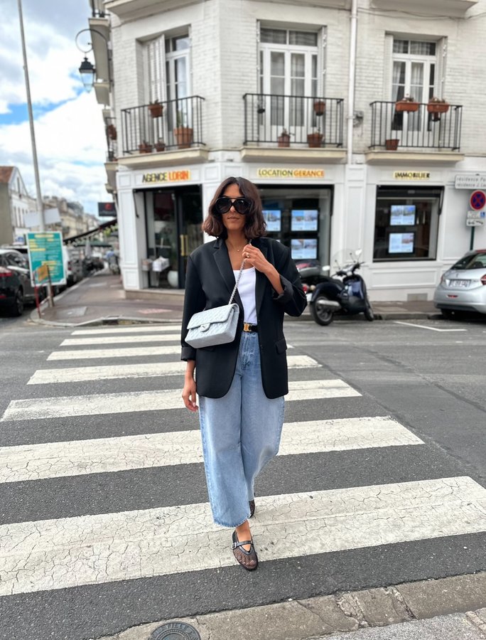 Instagram post by @r_o_x_a_n_e for ANINE BING. Caption reads: [...] #frenchmood #lookdujour 

Blazer #aninebing....