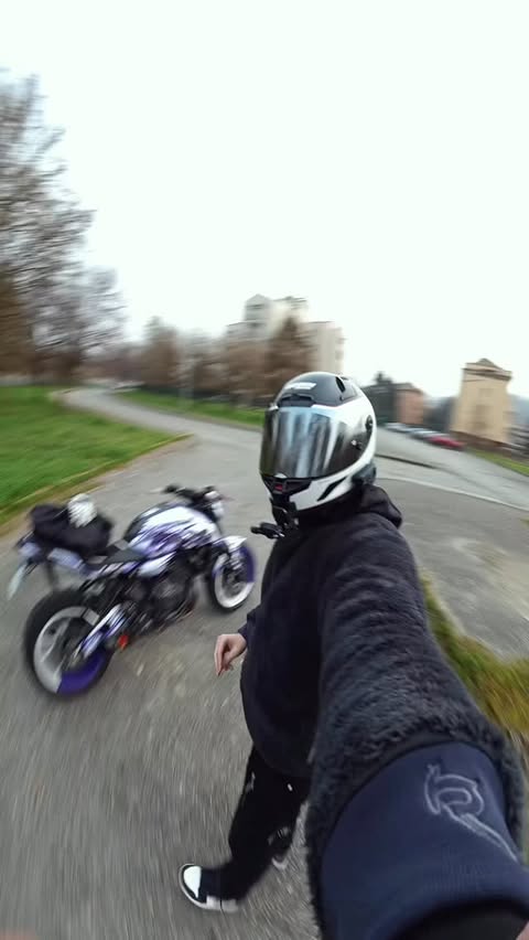 Instagram post by @_memitoo for RAVEN Moto. Caption reads: [...] Fog 🌫️🏍️ AURORA Armored Jacket by....