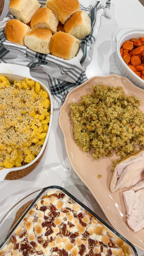 Instagram post by @andreagabrielllee for Food Lion. Caption reads: Don't let the pressure of the holiday stress you....