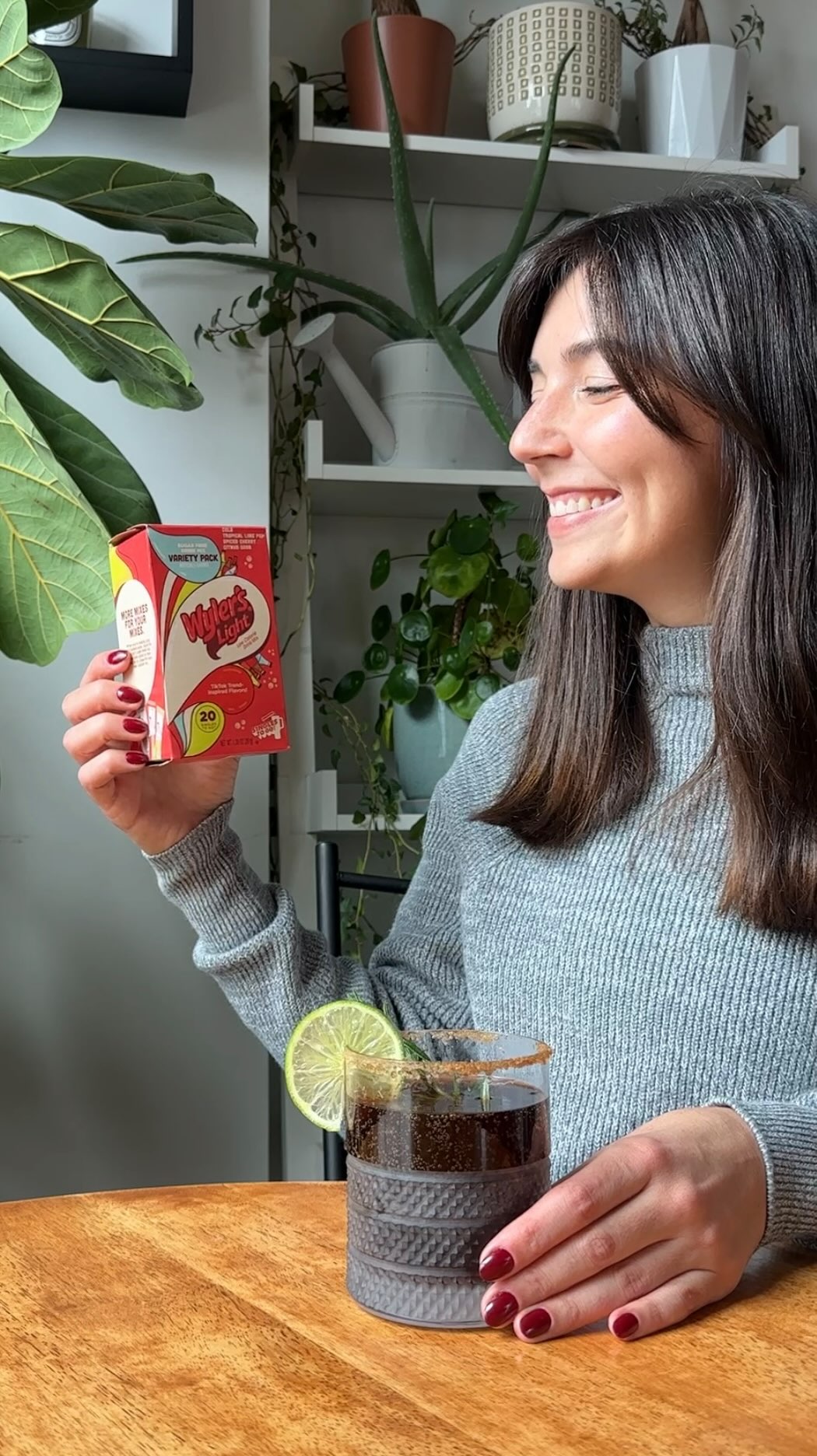 Instagram post by @uesthings for Dollar General. Caption reads: Holiday mocktails made easy 🎄✨ #ad @dollargeneral....