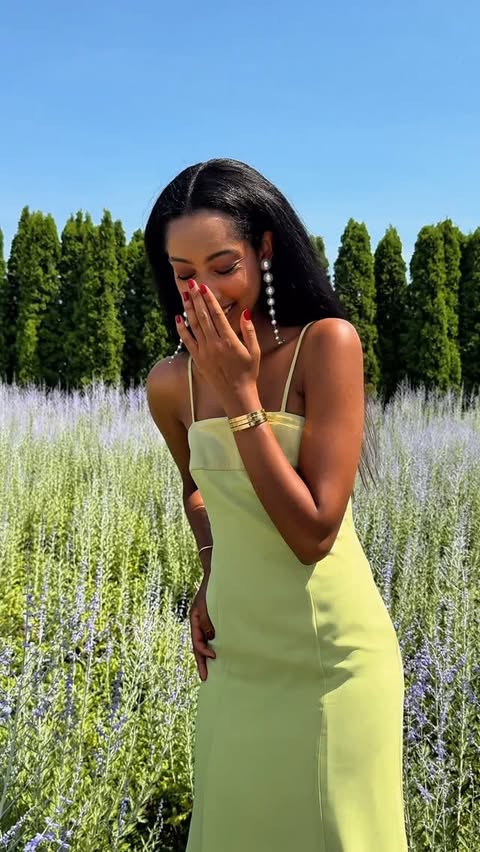 Instagram post by @eden_bogale_g for JardinVue. Caption reads: [...] and I’m obsessed. 💚✨ This set from....