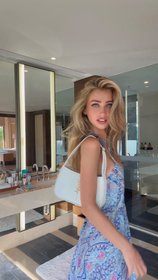 Instagram post by @simonastoy for REVOLVE. Caption reads: On today’s episode 🌺 
@revolve #ad.