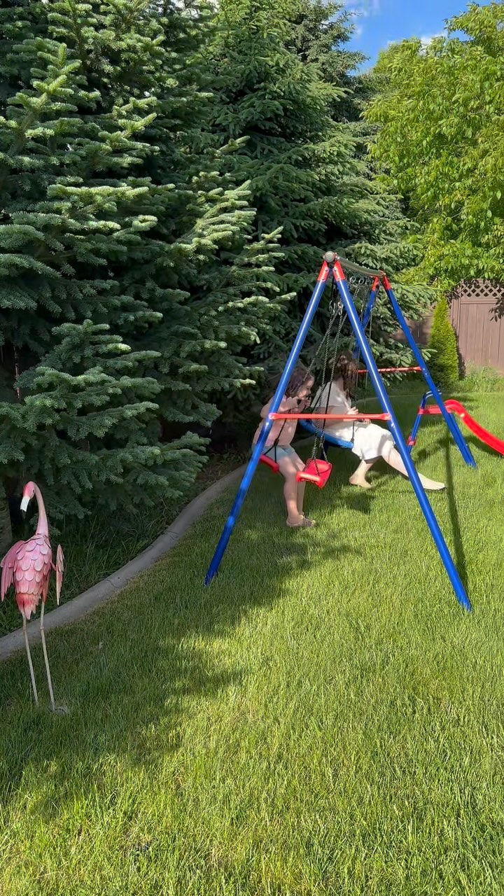 Instagram post by @annac_ugc for Delta Children. Caption reads: 💫We’re obsessed with our new Delta Children....