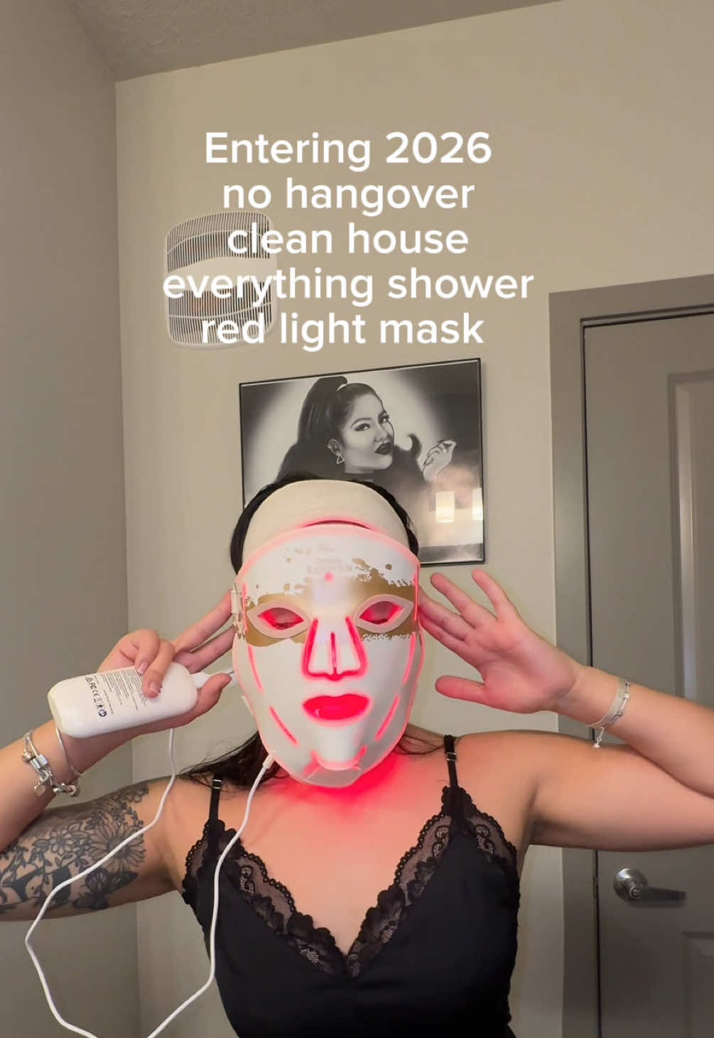 TikTok post by @taniiaaxo_ for RENPHO. Caption reads: [...] without red light therapy this year 🤭....