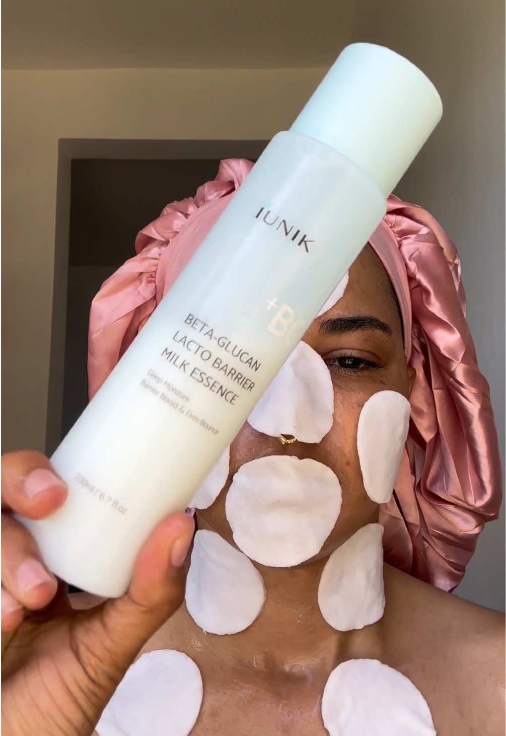 TikTok post by @ing.pamela for IUNIK. Caption reads: @IUNIK my little hydration reset 💧✨ Testing the....
