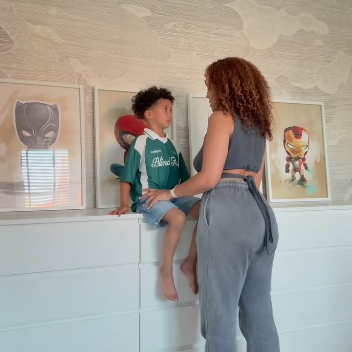Instagram post by @zomayra for Photowall. Caption reads: Rio krijgt eindelijk zijn eigen kamer! We zijn dus....