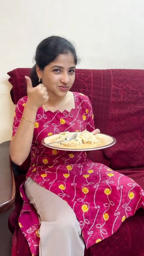 Instagram post by @reshma_prem_ for Aashirvaad. Caption reads: Easy upma breakfast recipe 🤤 ft @aashirvaad 

#ad....