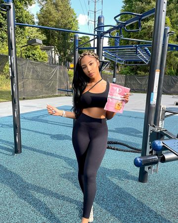 Instagram post by @lightskinkim for Flat Tummy Co. Caption reads: #ad @flattummyco has the cleanse I need to get my....