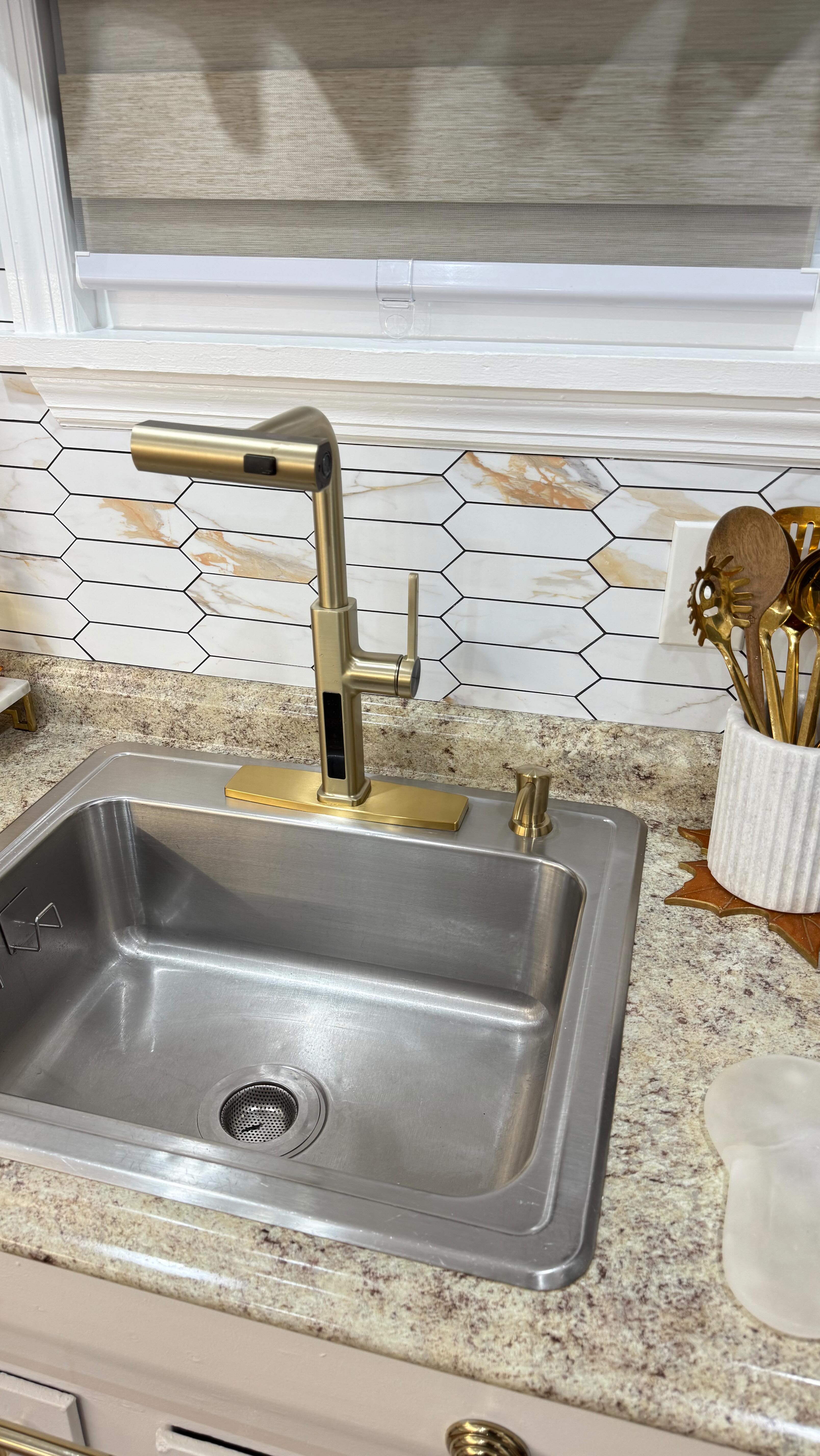 Instagram post by @kendra_homedecor for Lefton. Caption reads: Happy Sunday friends…

The smallest details can....