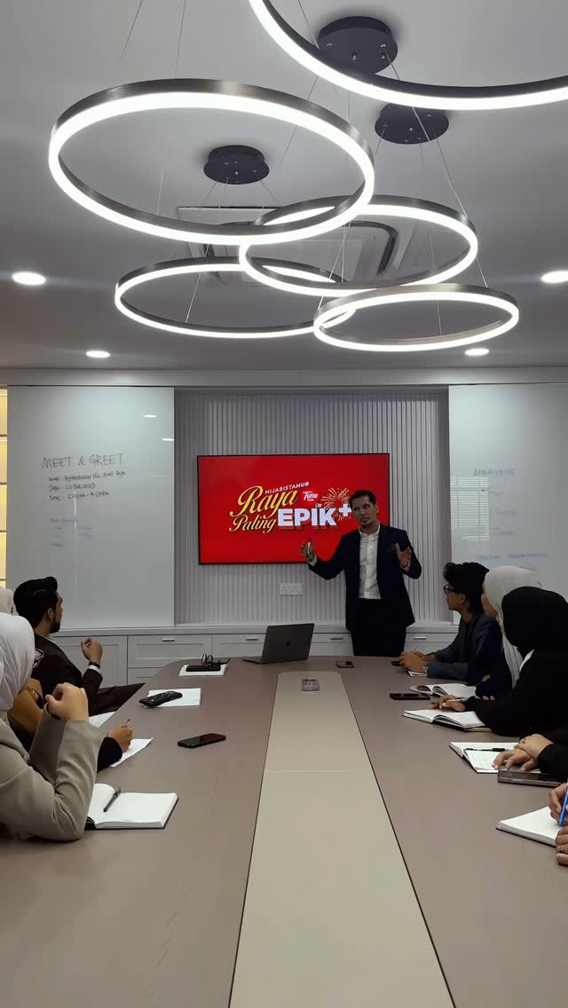 Instagram post by @aliffsyukriterlajaklaris for HIJABISTAHUB. Caption reads: Dato Aliff Syukri kini lapor diri di Hijabistahub....