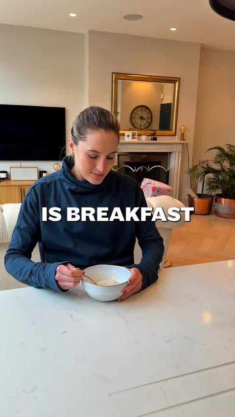 Instagram post by @roseharvey.run for Quaker Oats. Caption reads: [...] and fuelling up to go again tomorrow.....