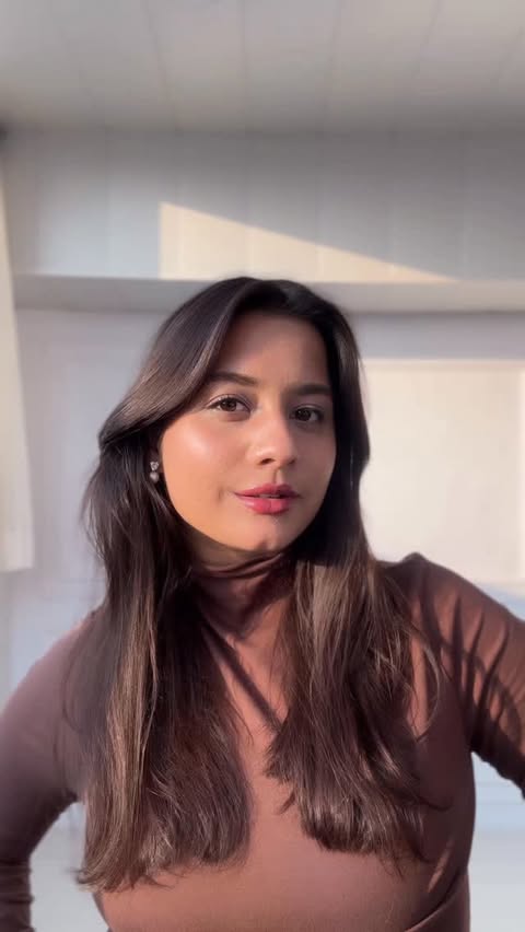 Instagram post by @pragya_tewari__ for Staze Beauty. Caption reads: Your new everyday gloss balm 💋.