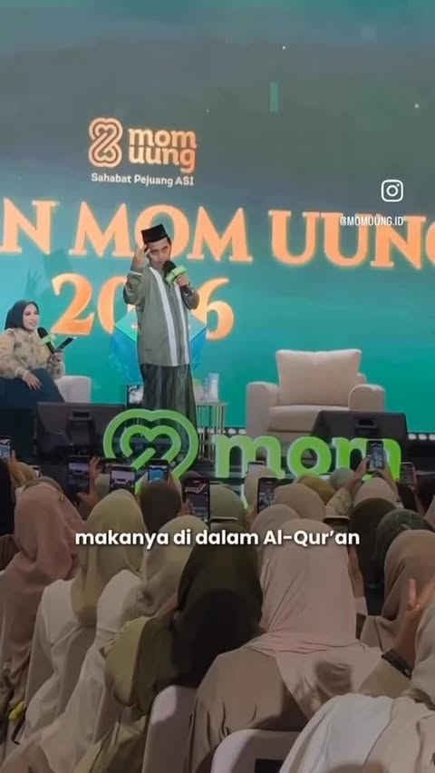 Instagram post by @dindayandita for Mom Uung. Caption reads: [...] hasil dari usaha hari ini 🌿 #KajianMomUung....