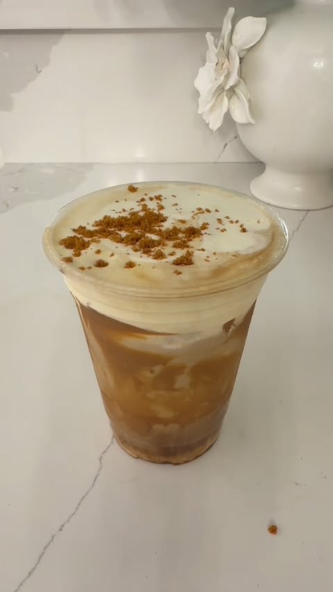 Instagram post by @emily_24.s for Everyday Dose. Caption reads: 🤎My fav #everydaydosepartner #biscoff #asmr....