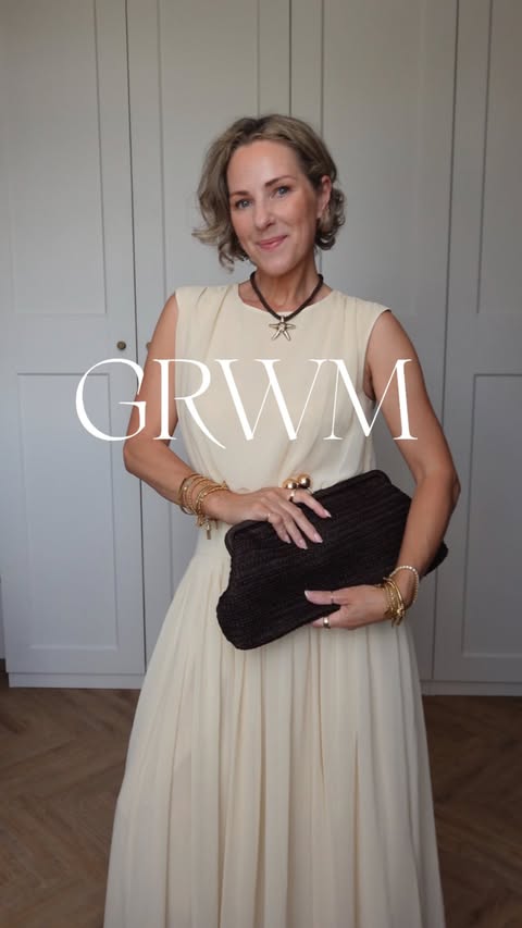 Instagram post by @rutlandgirlfashionstyle for New Look. Caption reads: [...] @fantasie_lingerie Necklace @newlook Sandals....