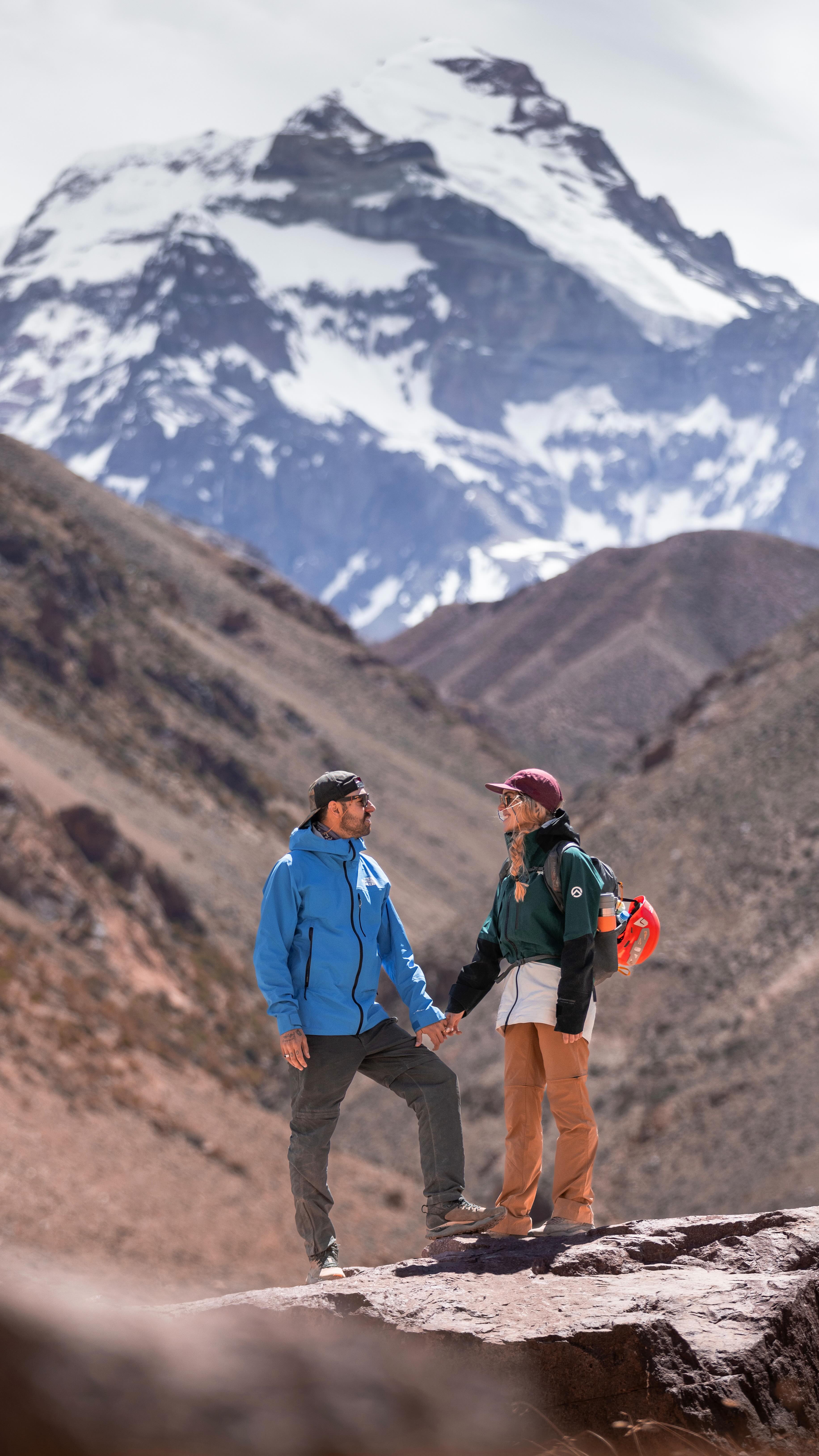 Instagram post by @getoutsidebr for The North Face France. Caption reads: As memórias que criamos explorando o mundo é o que....