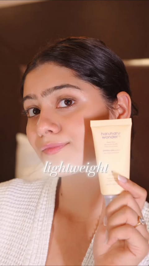 Instagram post by @haruharuwonder_official for Maccaron. Caption reads: Mineral or chemical sunscreen? 🤔 I tested both....
