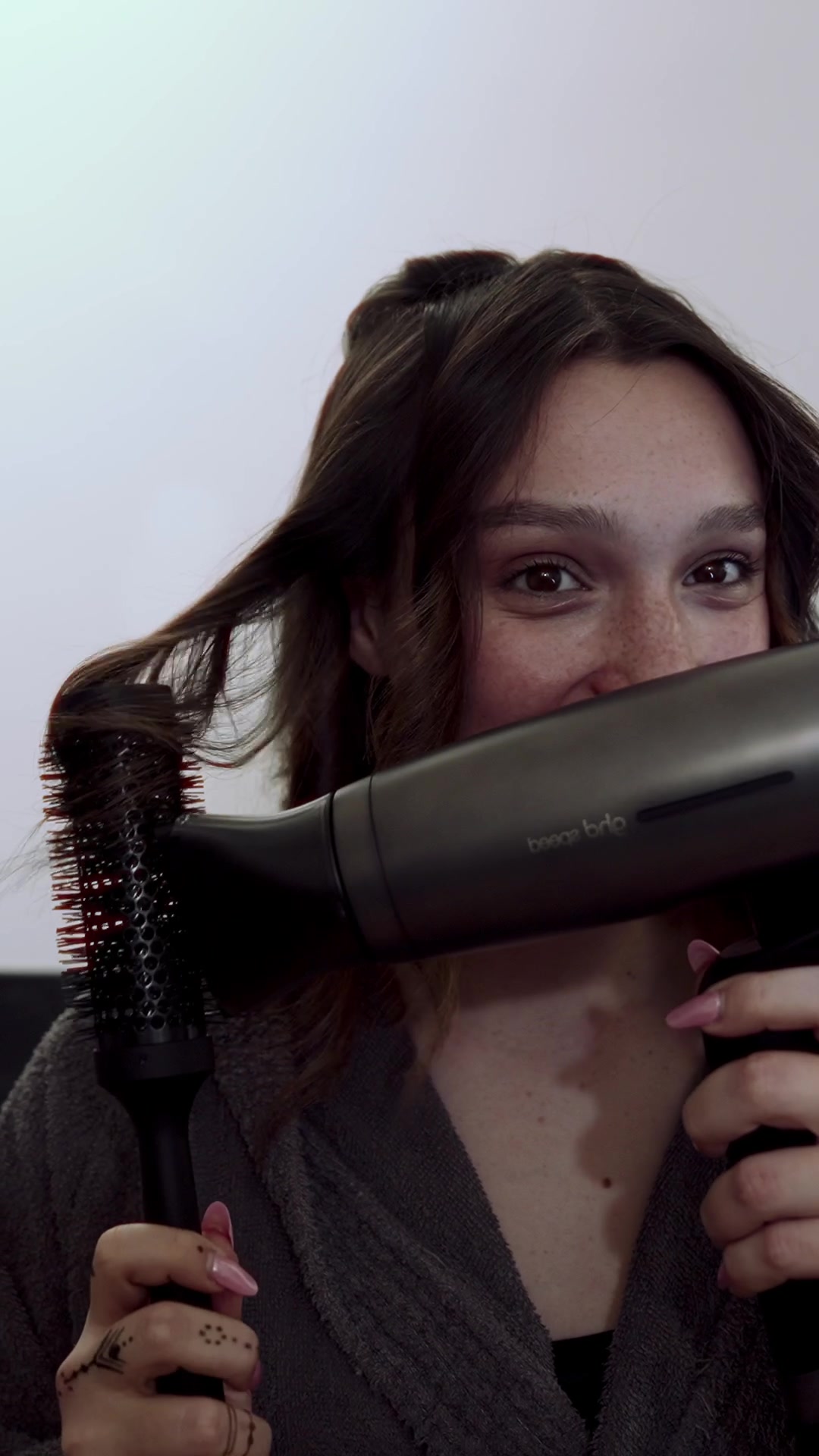 TikTok post by @sarah.toscano for ghditalia. Caption reads: It's giving #ghdspeed @ghditalia #adv.