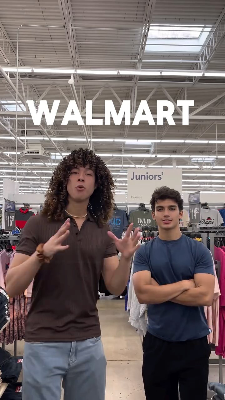 Instagram post by @yohjanbatista for Walmartpr. Caption reads: #walmartpartner Tu próximo outfit puede estar más....