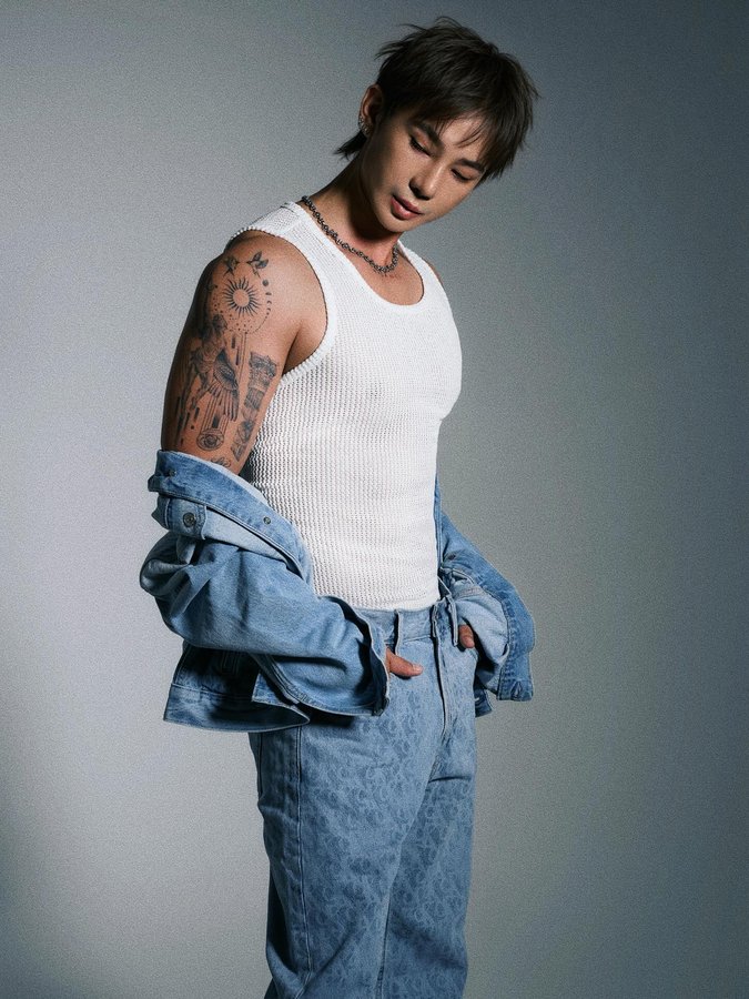Instagram post by @tyquanglee for Calvin Klein. Caption reads: [...] the denim, own the moment. @calvinklein....