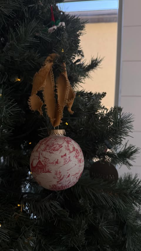 Instagram post by @stephrevans for Dollar Tree. Caption reads: I need more varieties of these!!! So easy & turn....